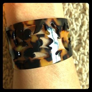 Vintage tortoise shell carved cuff
